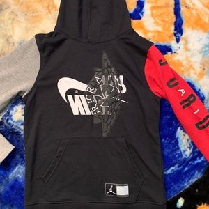 Boys Jordan sweatshirt size medium